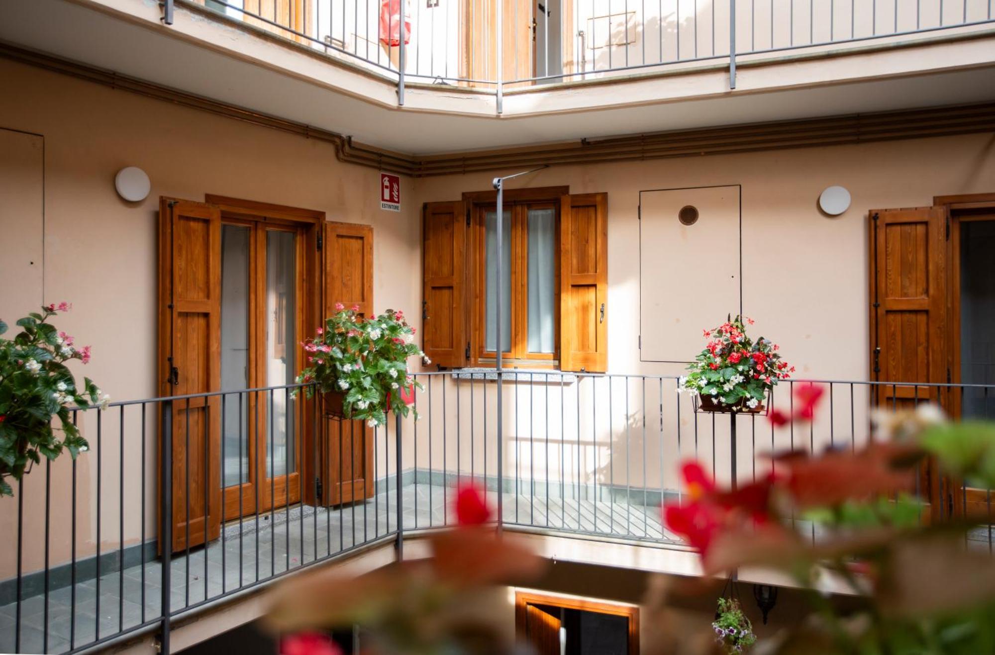 La Casa Del Sarto - Rooms And Apartments Lecco Eksteriør bilde