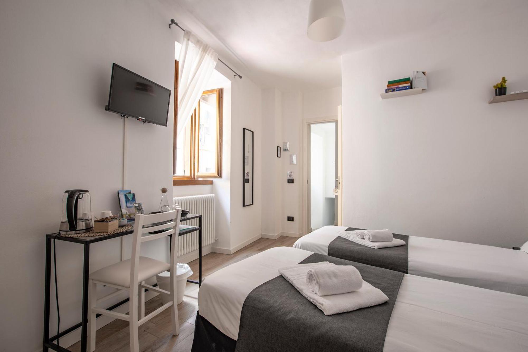 La Casa Del Sarto - Rooms And Apartments Lecco Eksteriør bilde