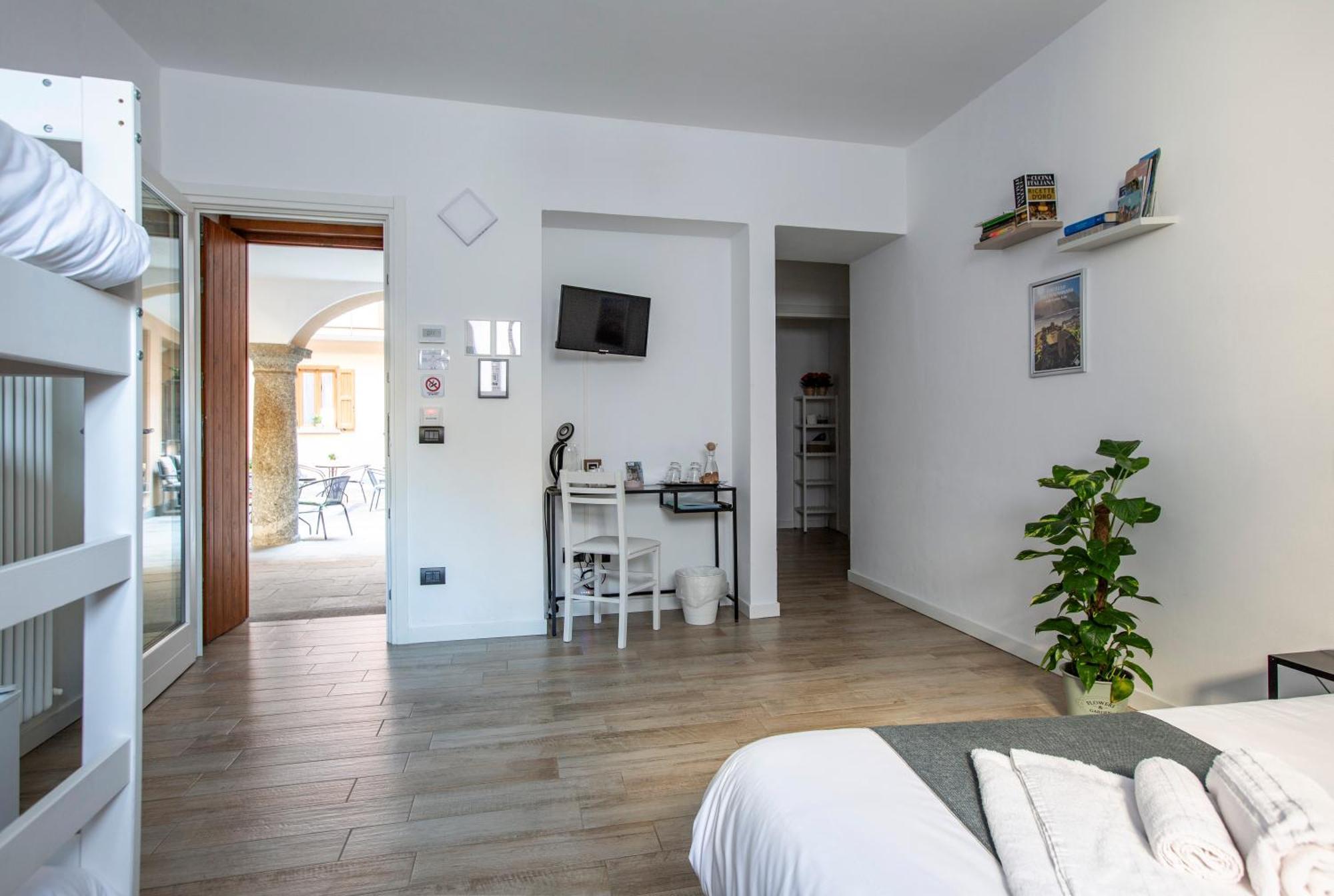 La Casa Del Sarto - Rooms And Apartments Lecco Eksteriør bilde