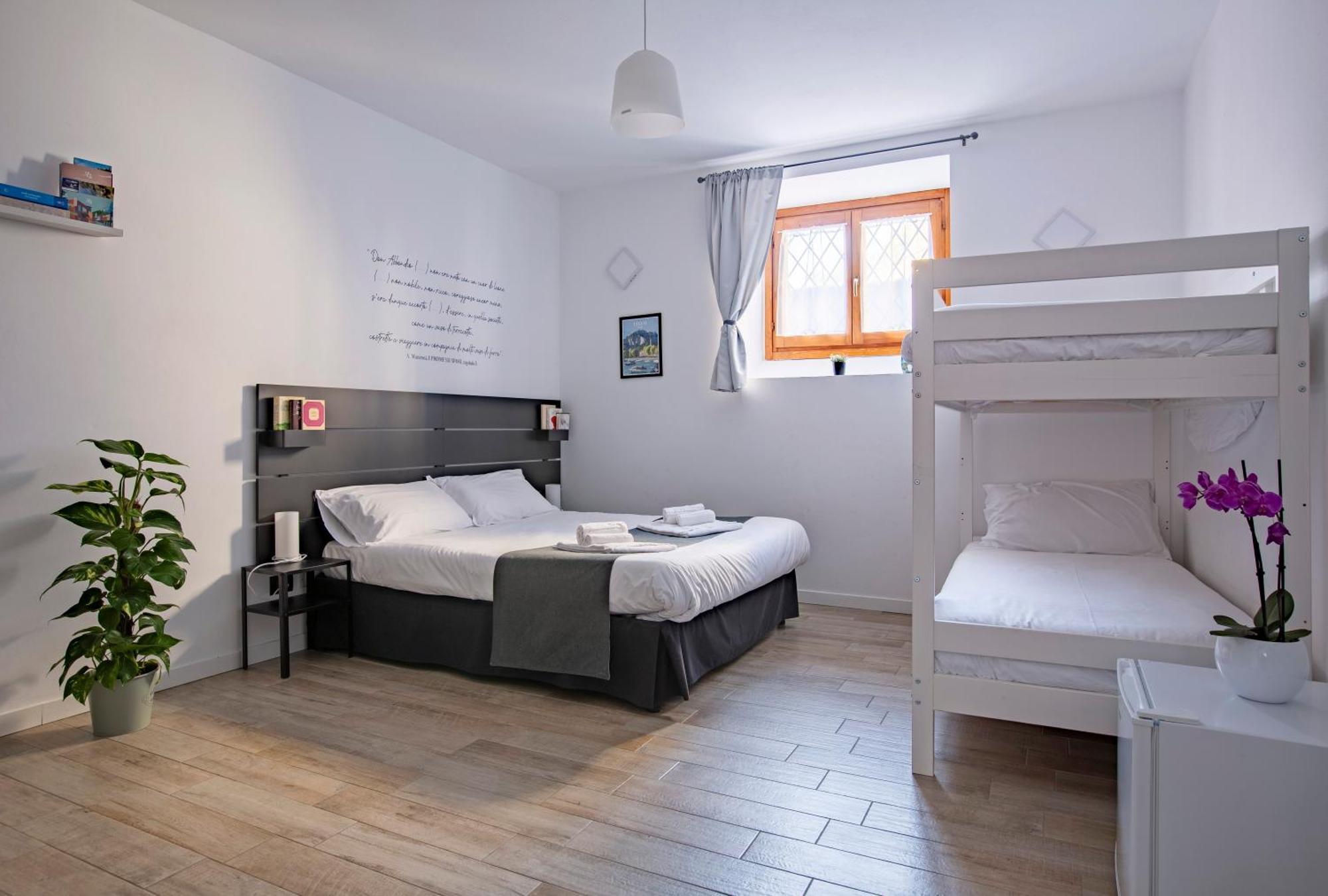La Casa Del Sarto - Rooms And Apartments Lecco Eksteriør bilde